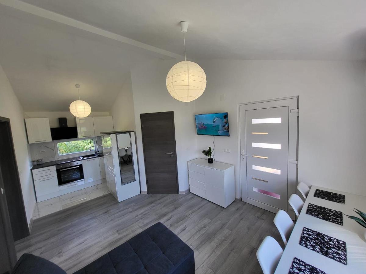 Apartment Lana Surrounded By Nature Bibinje